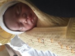 45岁有一缺陷女，二胎成功产子