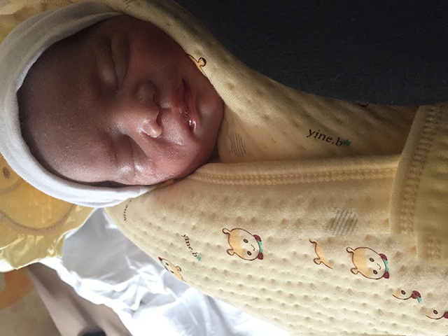 45岁有一缺陷女，二胎成功产子