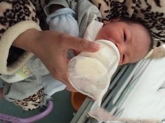 恭喜贺女士选择孕母借精方案成功得女