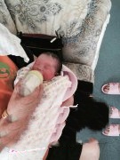 不孕的娄女士得到家人理解，做助孕成功得子