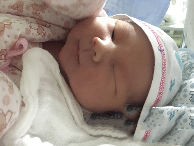 马先生少弱畸精症采用试管婴儿技术，让马太太宫内成功妊娠顺利生下一男婴