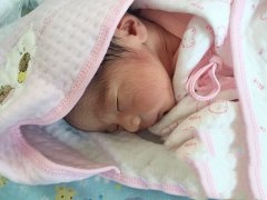 抱个胖宝宝，事业家庭两得意