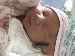 夫妻18年不孕诞下试管婴儿