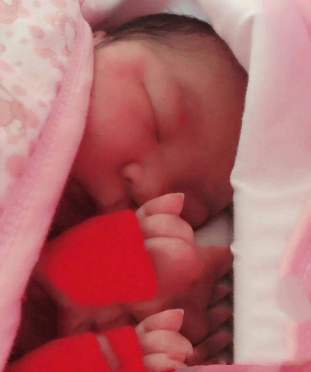 穗承2018年第一个宝宝，一个健康结实的男宝宝